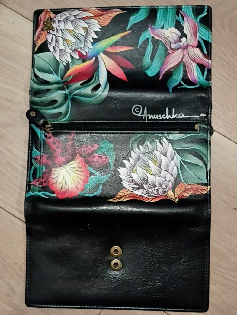 Anushka Hand Painted Leather 2fold RFID Wallet Island Escape Black - Picture 7 of 7